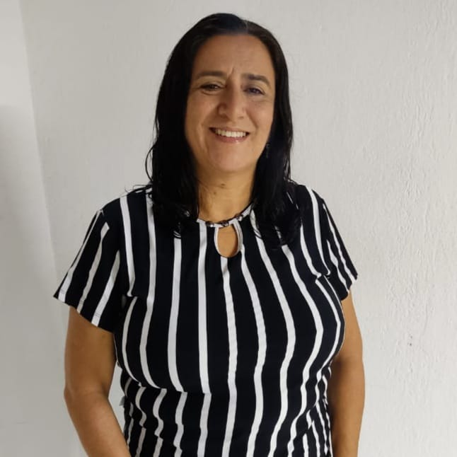 Cândida Luvaneide